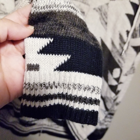 AEO Aztec Print Knit Hoodie - Picture 5 of 7